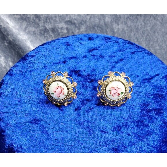 vintage coro gold tone guilloche enamel rose pink chrystals screw back earrings - Picture 10 of 12